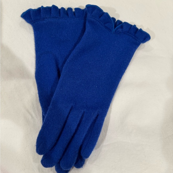 Bundle of 5 gloves and 1 scarf - Picture 7 of 9